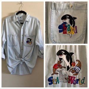 VTG Sea World Shamu Light Wash Denim Button Up